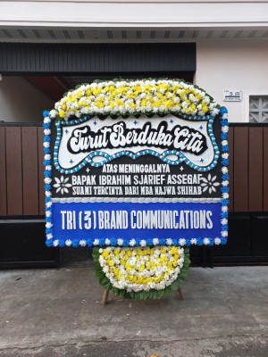 Papan Bunga Duka di Peusar